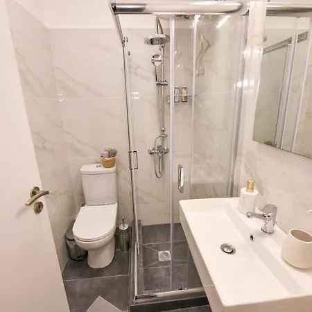 Modern, Comfortable Apartment, In The Heart Of The City_2 Larissa Exterior photo