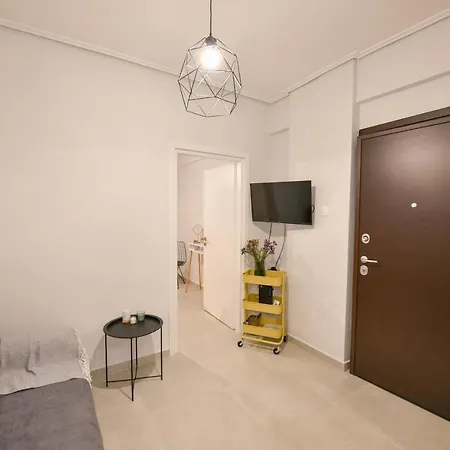 Modern, Comfortable Apartment, In The Heart Of The City_2 Larissa Exterior photo