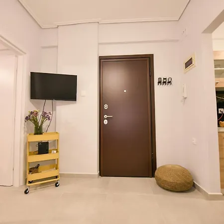 Modern, Comfortable Apartment, In The Heart Of The City_2 Larissa Exterior photo