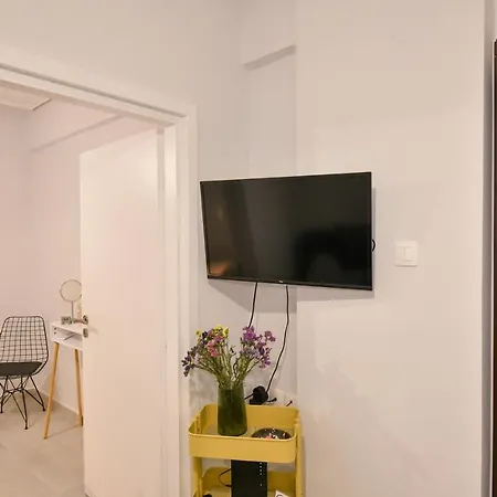 Modern, Comfortable Apartment, In The Heart Of The City_2 Larissa Exterior photo